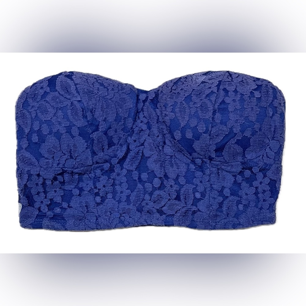 Charlotte Russe Sleeveless Crop Top